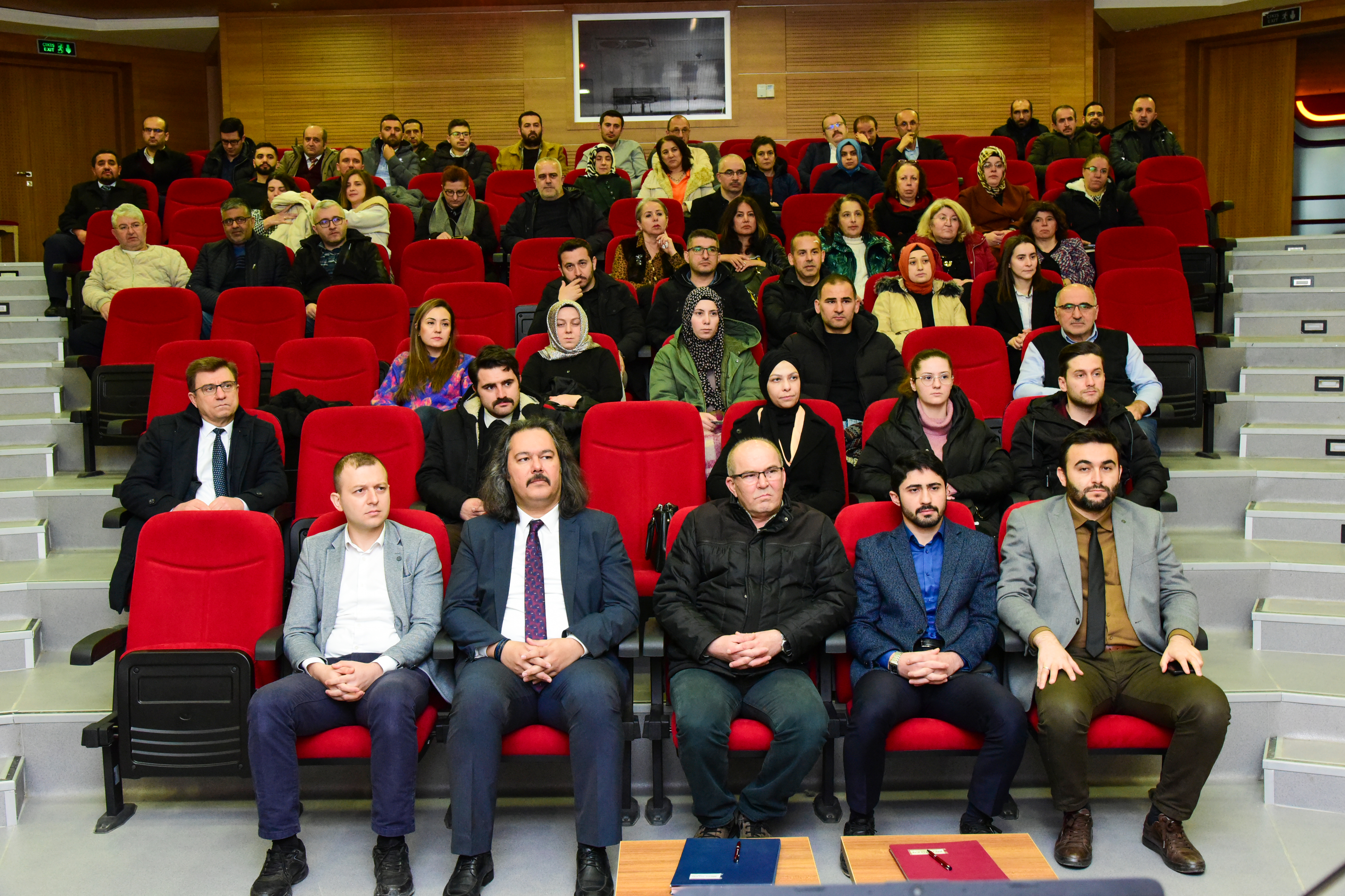 Yapay Zeka ile Gelişen Verimlilik: Yazılı ve Görsel İçerik Üretimi ile Etkili Sunum Hazırlama Eğitimi (21.03.2025)